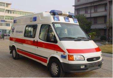 恭城救护车租赁